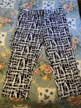 Premise Black & White Print Capris